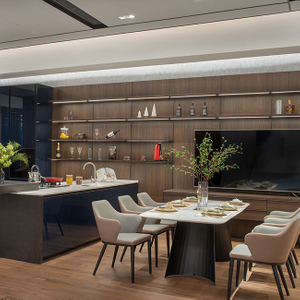 Open Blue High Glossy Lacquer တံခါးများနှင့်သစ်သား Grain Lamine Shelf တို့နှင့်အတူဖွင့်ထားသောမီးဖိုချောင်များအတွက်ခေတ်သစ်အစိုးရ