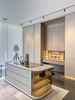 Buong Set ng Customed Bedroom Closet na may Light-toned na Wooden Lacquer at Integrated Storage Features