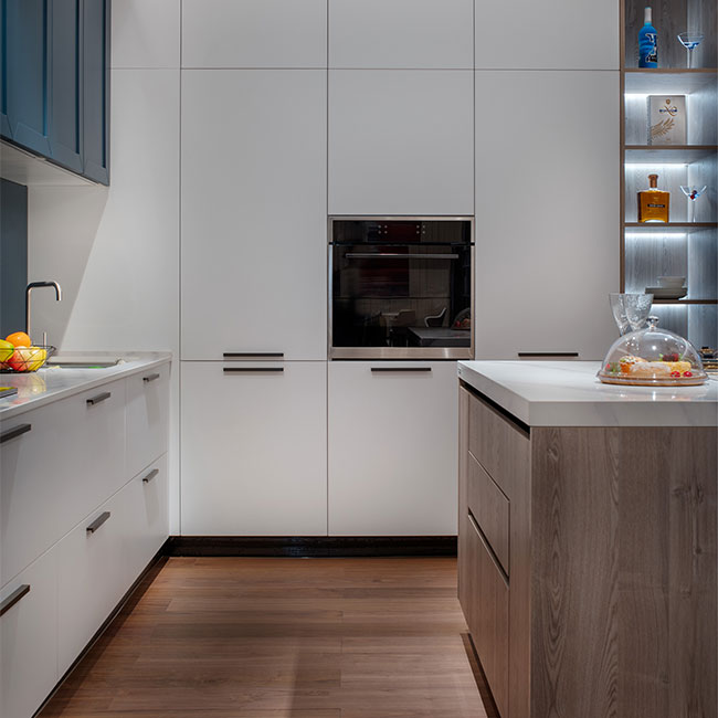 Mobile da cucina blu opaco di fascia alta Armadio Kichen in stile moderno laccato bianco Mobiletto a isola aperta con venature del legno di lusso 