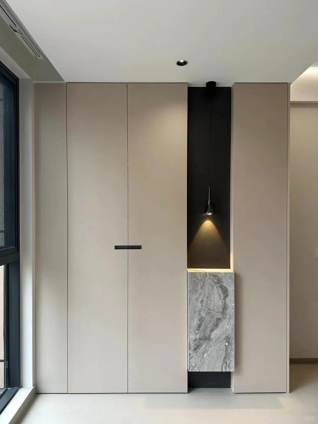 Elegant moderner Matt Grey Lack -Schuhschrank mit Stein verschönert